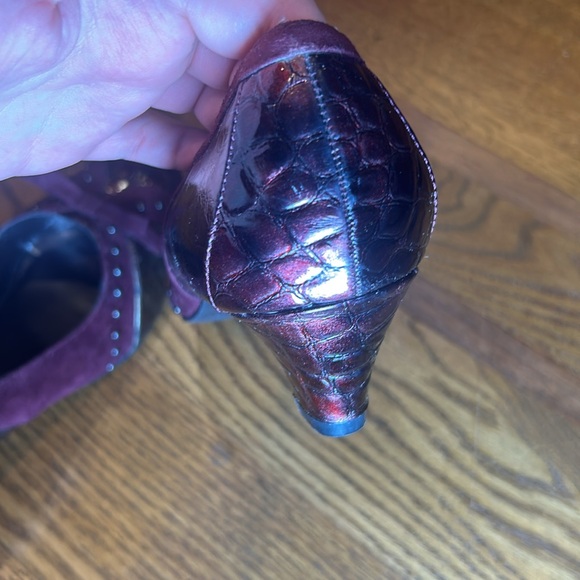 Vintage Maroon snake skin design kitten heel - Picture 5 of 7